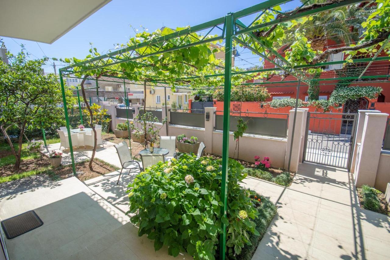 Ioannis Apartments ティヴァト エクステリア 写真