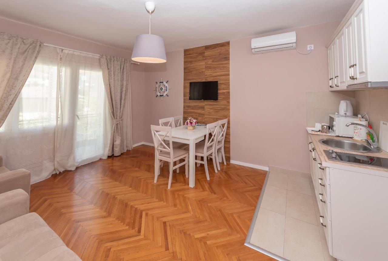 Ioannis Apartments ティヴァト エクステリア 写真