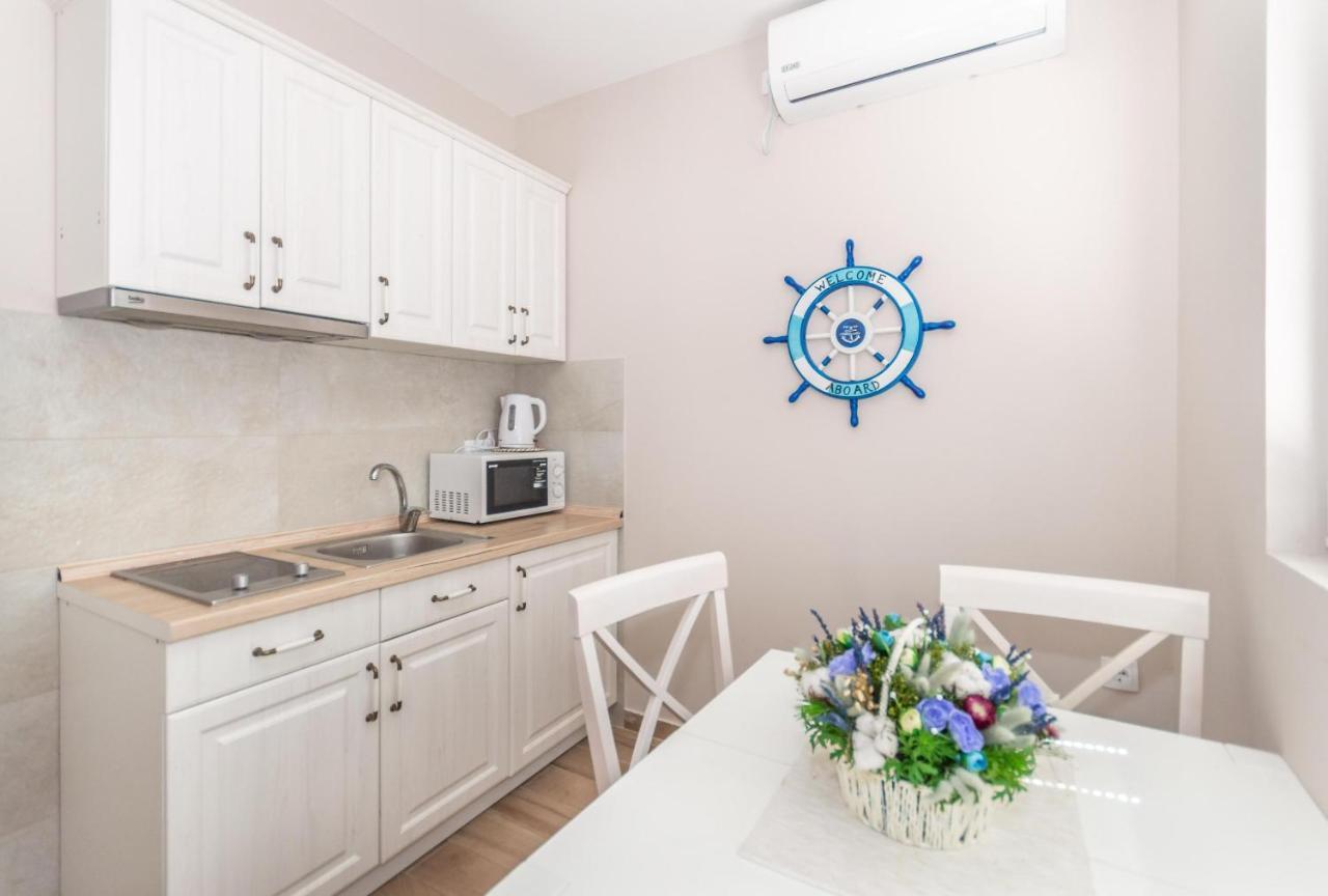 Ioannis Apartments ティヴァト エクステリア 写真