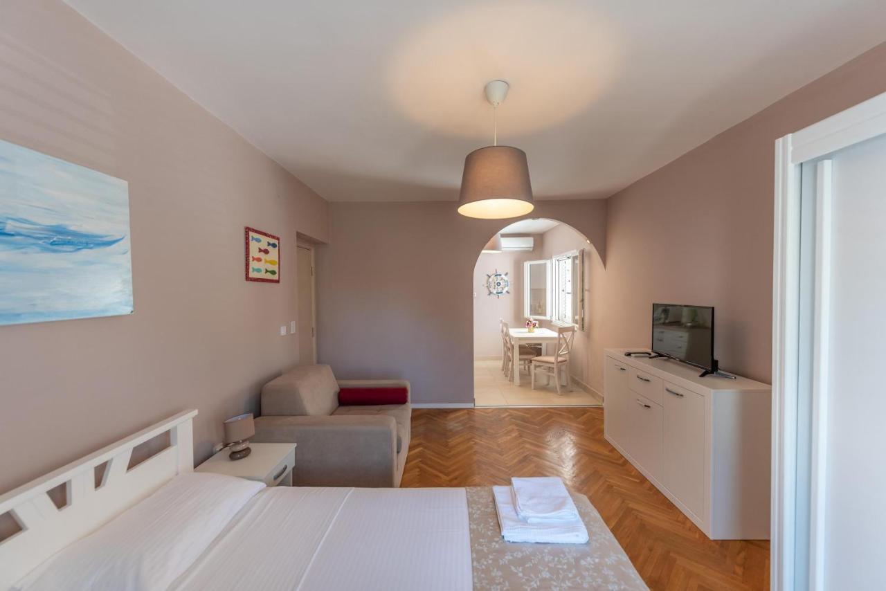 Ioannis Apartments ティヴァト エクステリア 写真