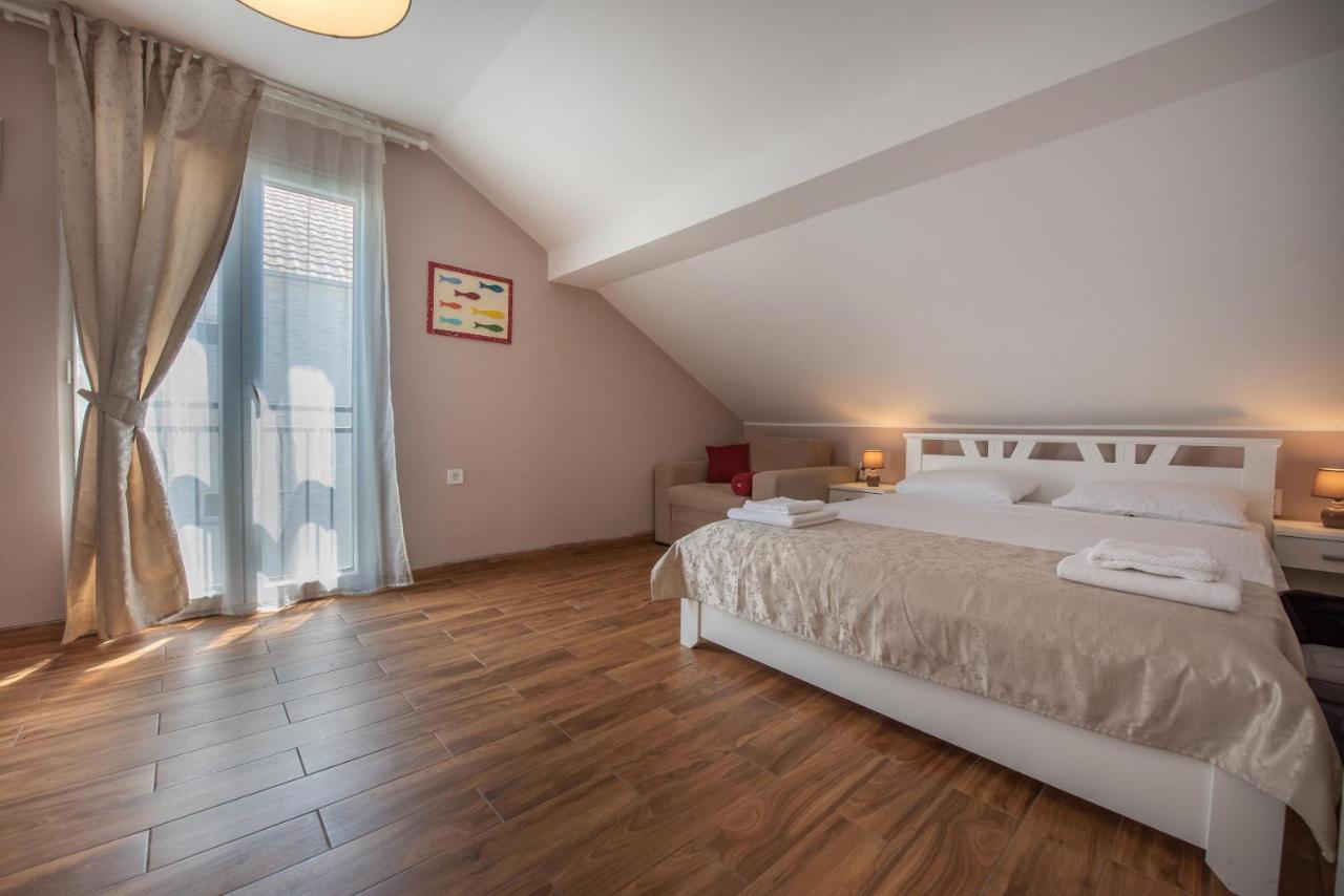 Ioannis Apartments ティヴァト エクステリア 写真