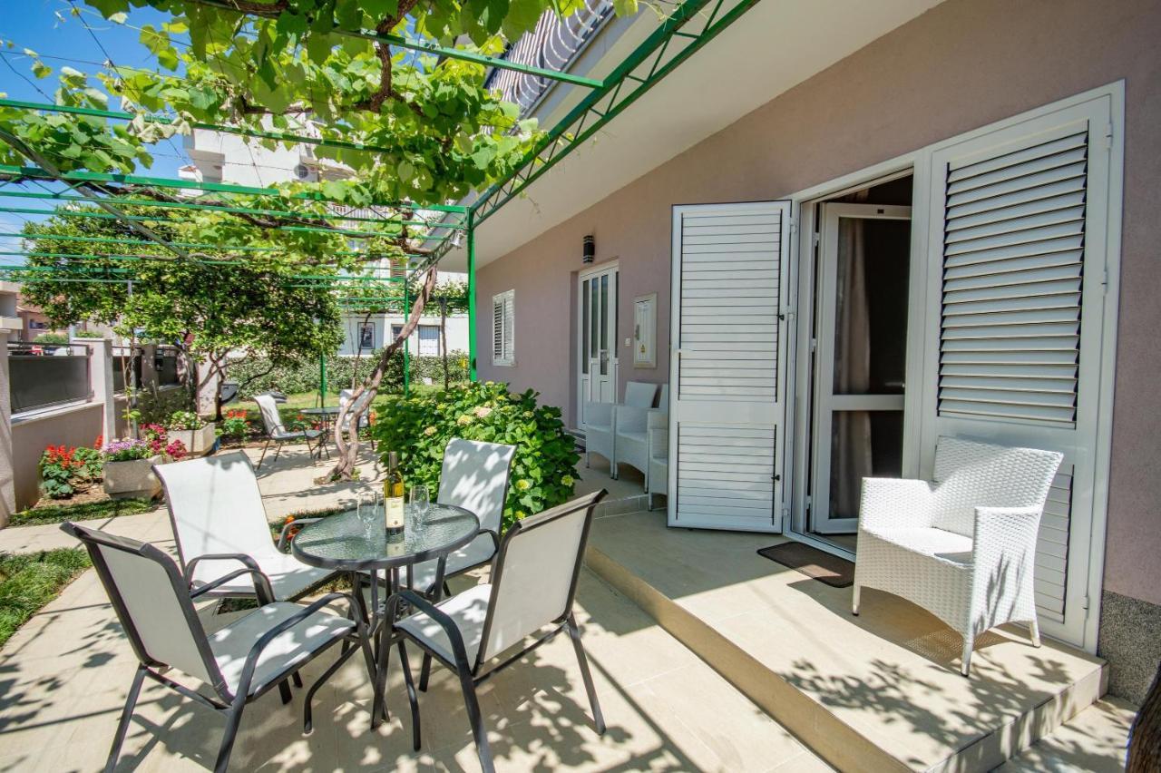 Ioannis Apartments ティヴァト エクステリア 写真