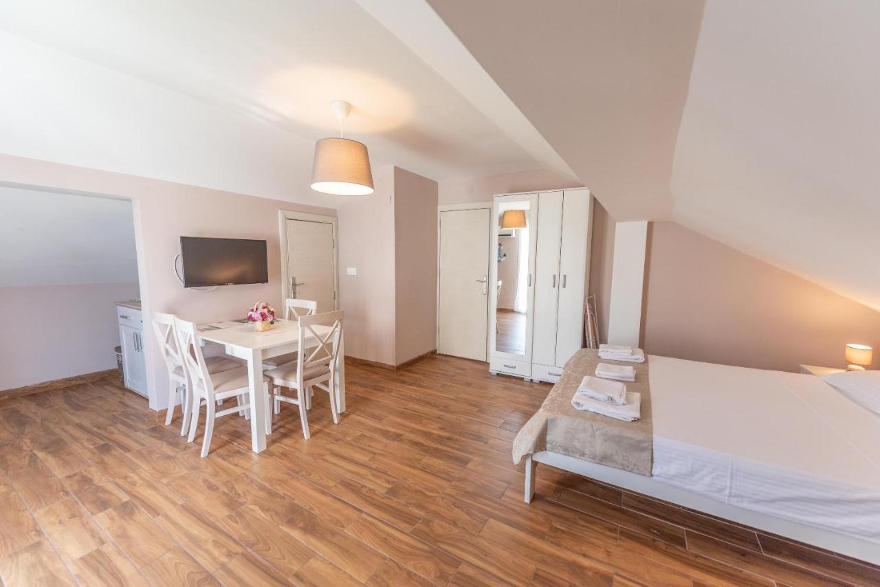 Ioannis Apartments ティヴァト エクステリア 写真
