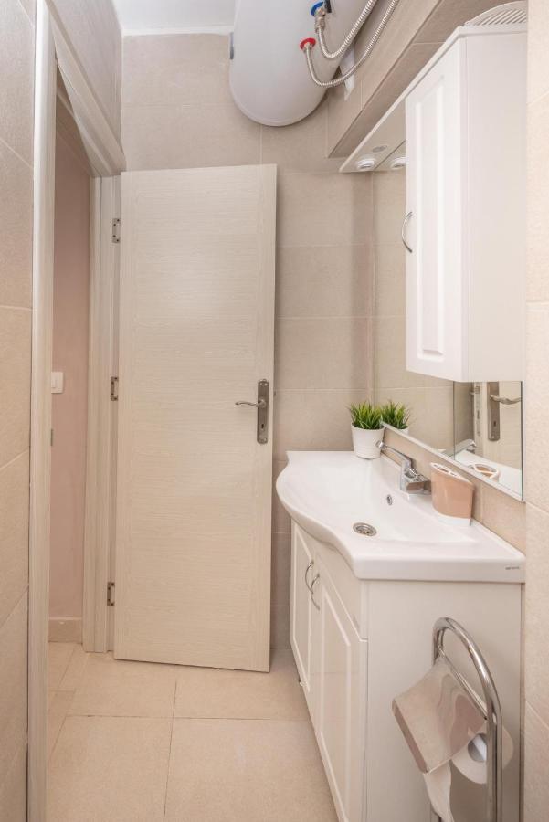 Ioannis Apartments ティヴァト エクステリア 写真