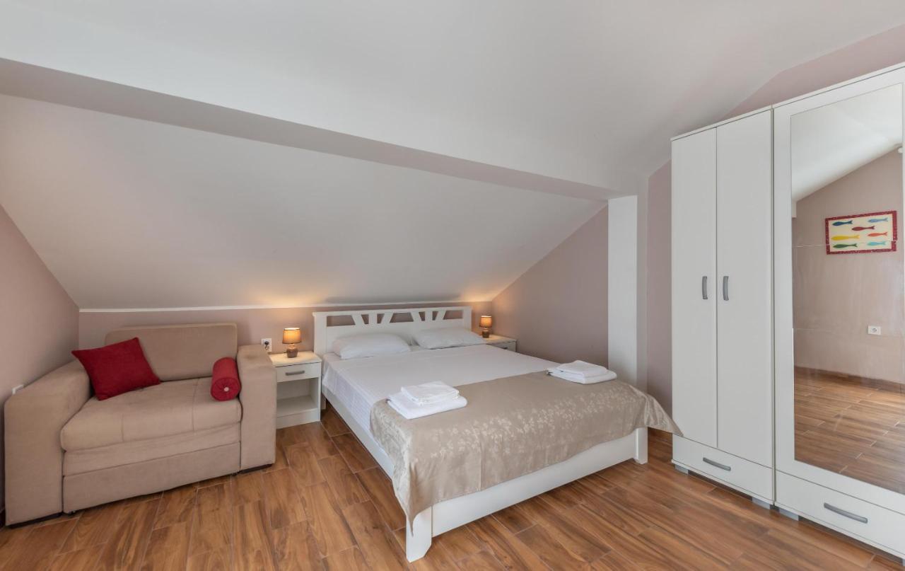 Ioannis Apartments ティヴァト エクステリア 写真